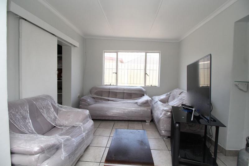 4 Bedroom Property for Sale in Glen Lilly Western Cape